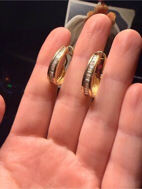 SOLID 14k Yellow Gold Natural Diamond Lever Back Earrings STUNNING
